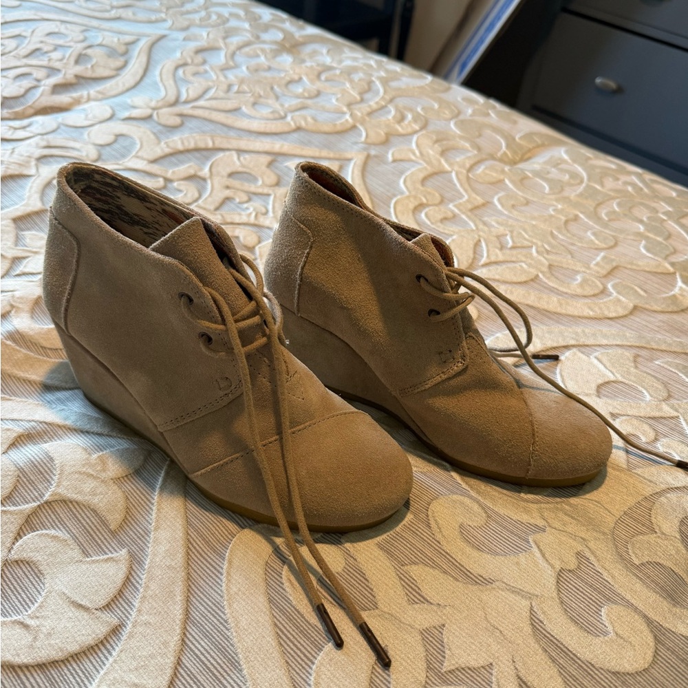 Toms Beige Lace-Up Wedge Shoes